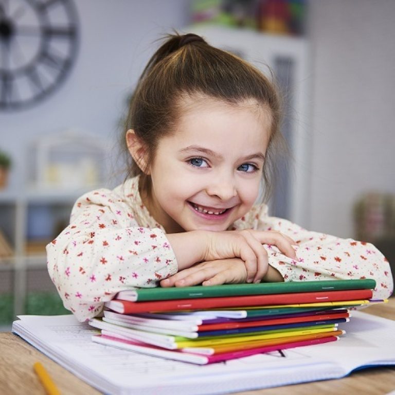 smiling-girl-studyin