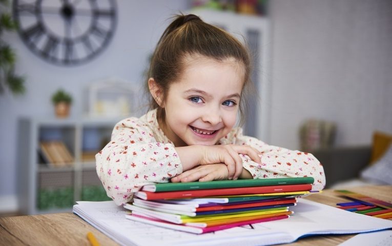 smiling-girl-studyin